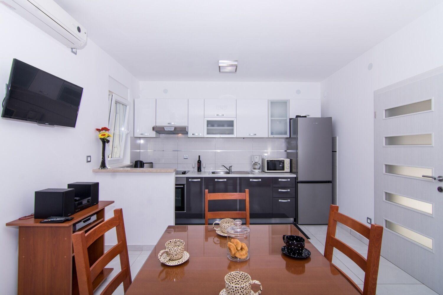 Apartments Ivica - Garden Terrace Slatine Exterior foto
