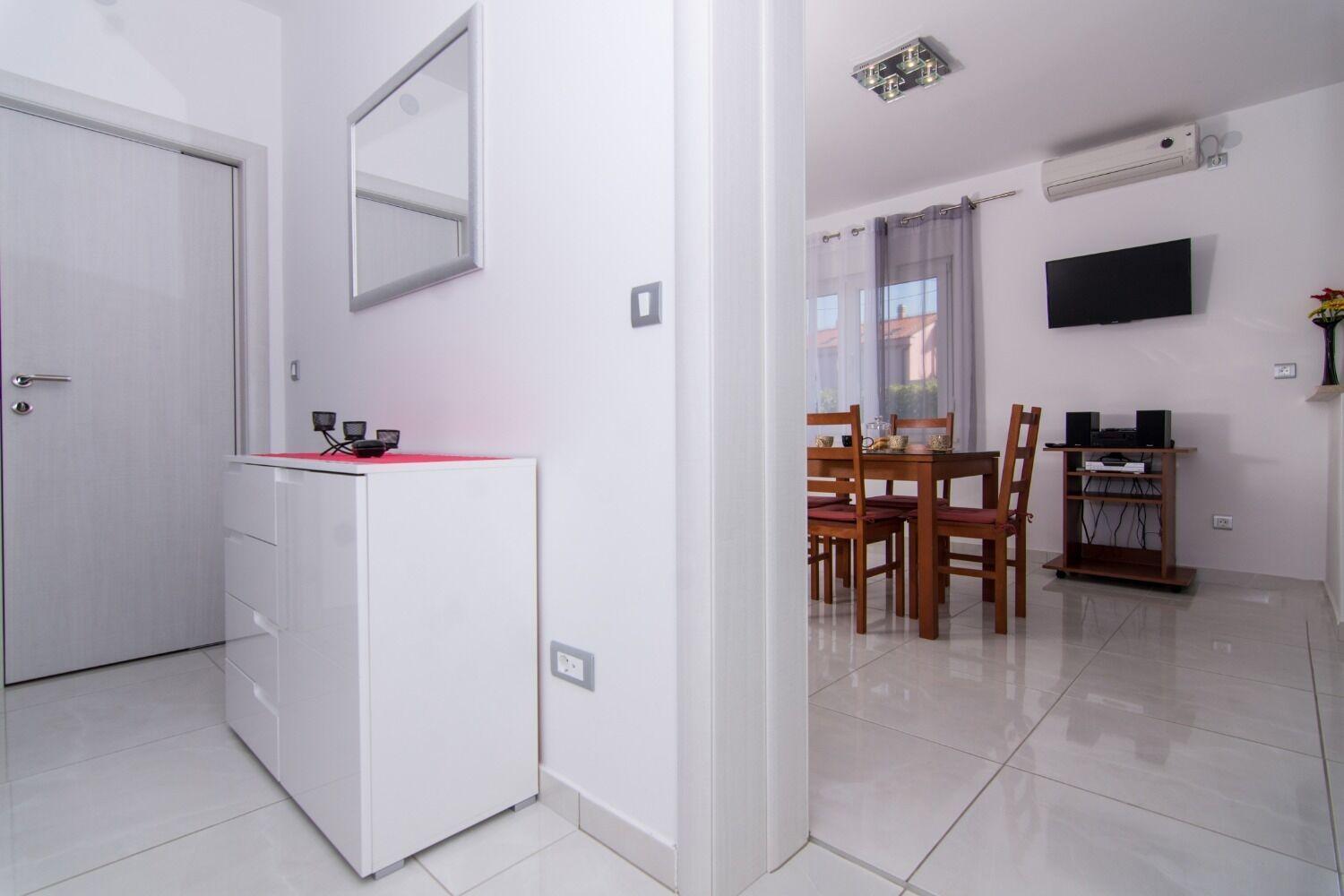 Apartments Ivica - Garden Terrace Slatine Exterior foto